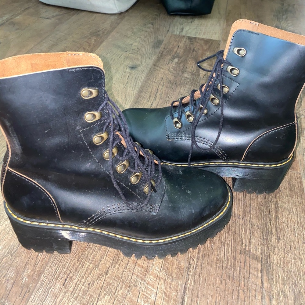 Women’s Dr. Marten’s Leona boots